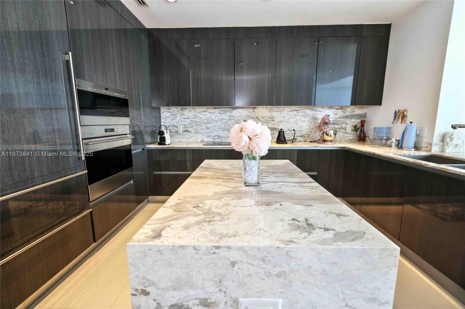 image Echo Condominium4