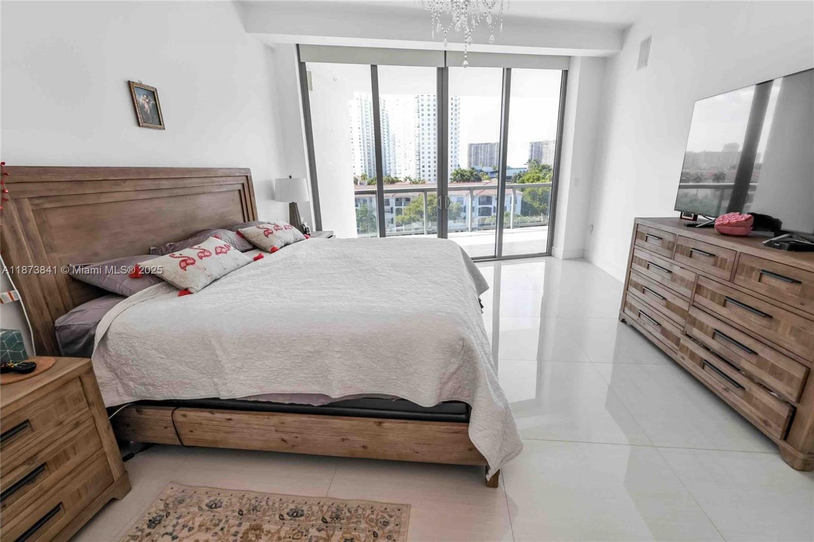 image Echo Condominium8