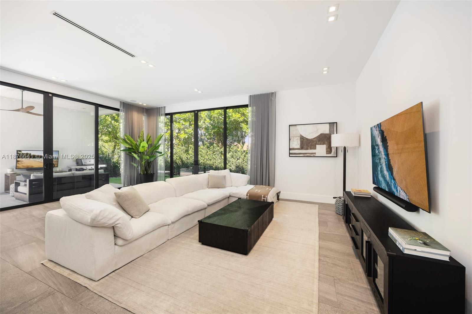 2321 Trapp Ave Coconut Grove, FL 33133