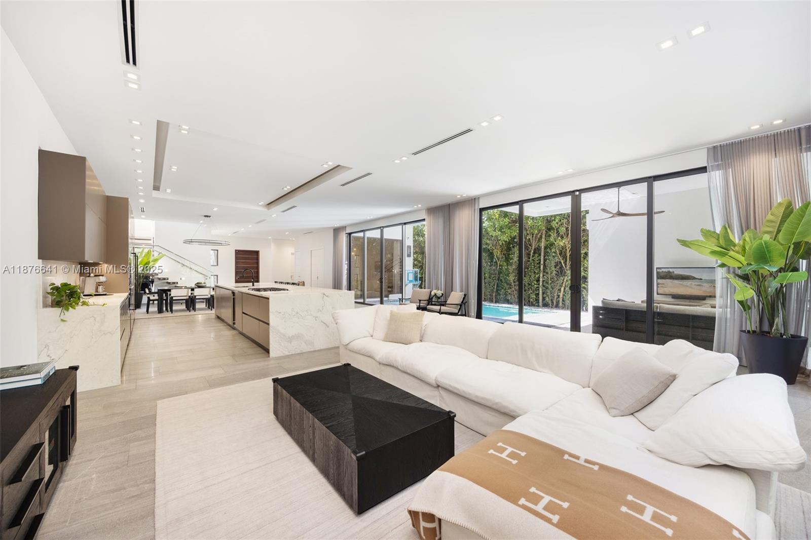 2321 Trapp Ave Coconut Grove, FL 33133