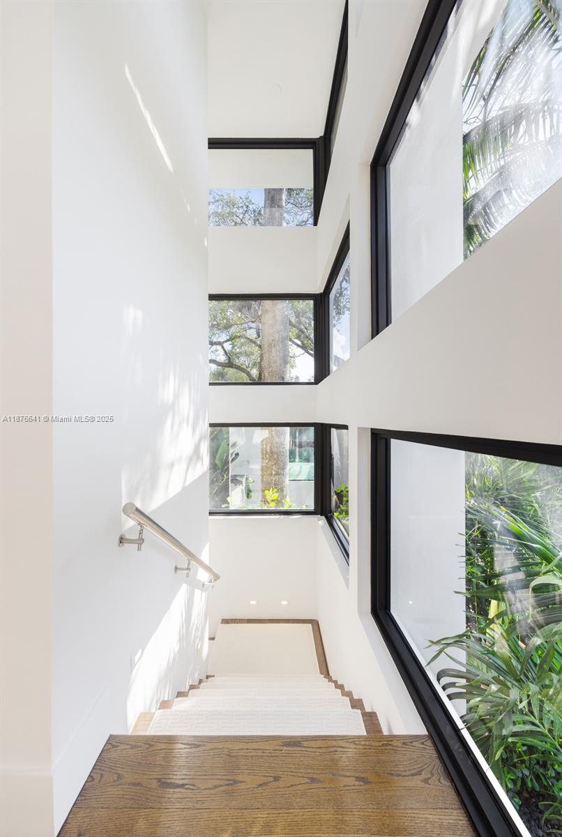 2321 Trapp Ave Coconut Grove, FL 33133