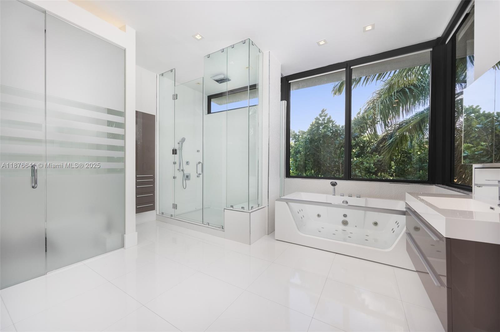 2321 Trapp Ave Coconut Grove, FL 33133