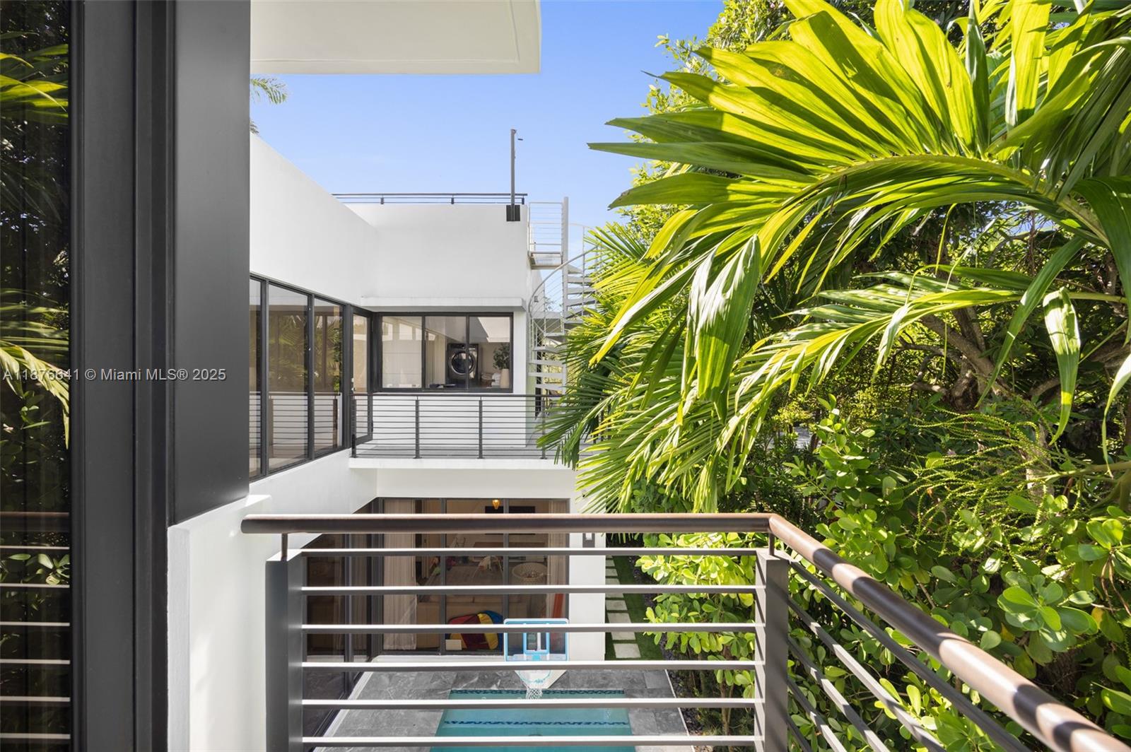 2321 Trapp Ave Coconut Grove, FL 33133