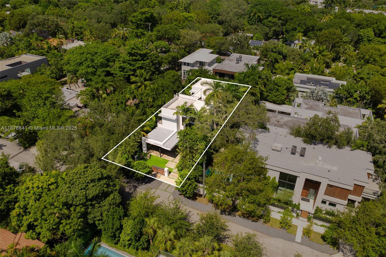 2321 Trapp Ave Coconut Grove, FL 33133