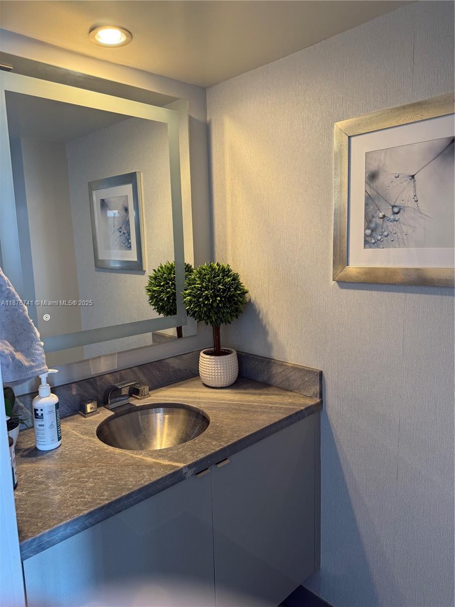 image Brickell East Condo9