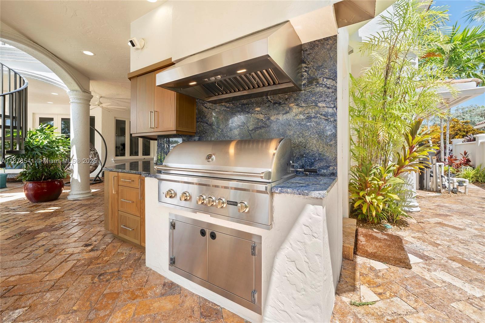 2770 NE 23rd St Pompano Beach, FL 33062