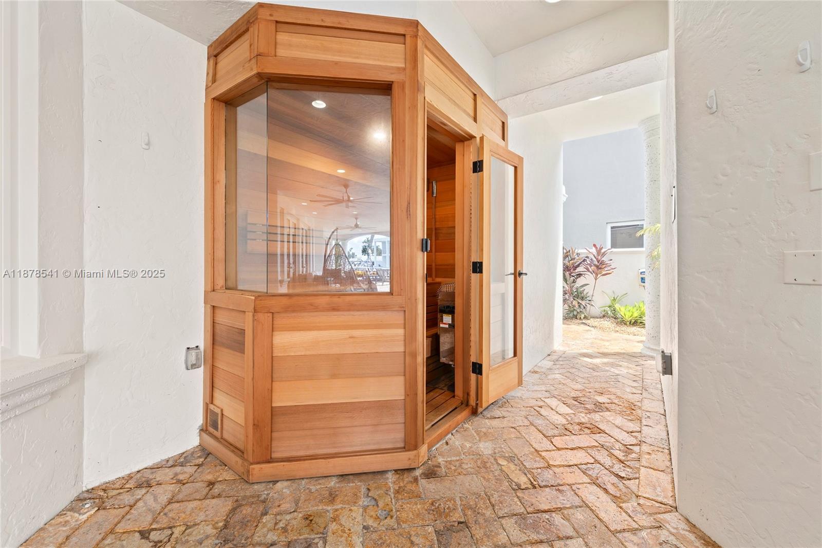 2770 NE 23rd St Pompano Beach, FL 33062