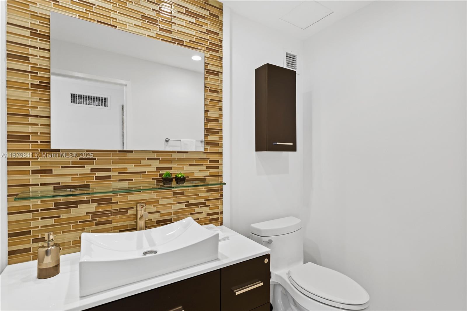 9100 W Bay Hbr Dr #11A Bay Harbor Islands, FL 33154