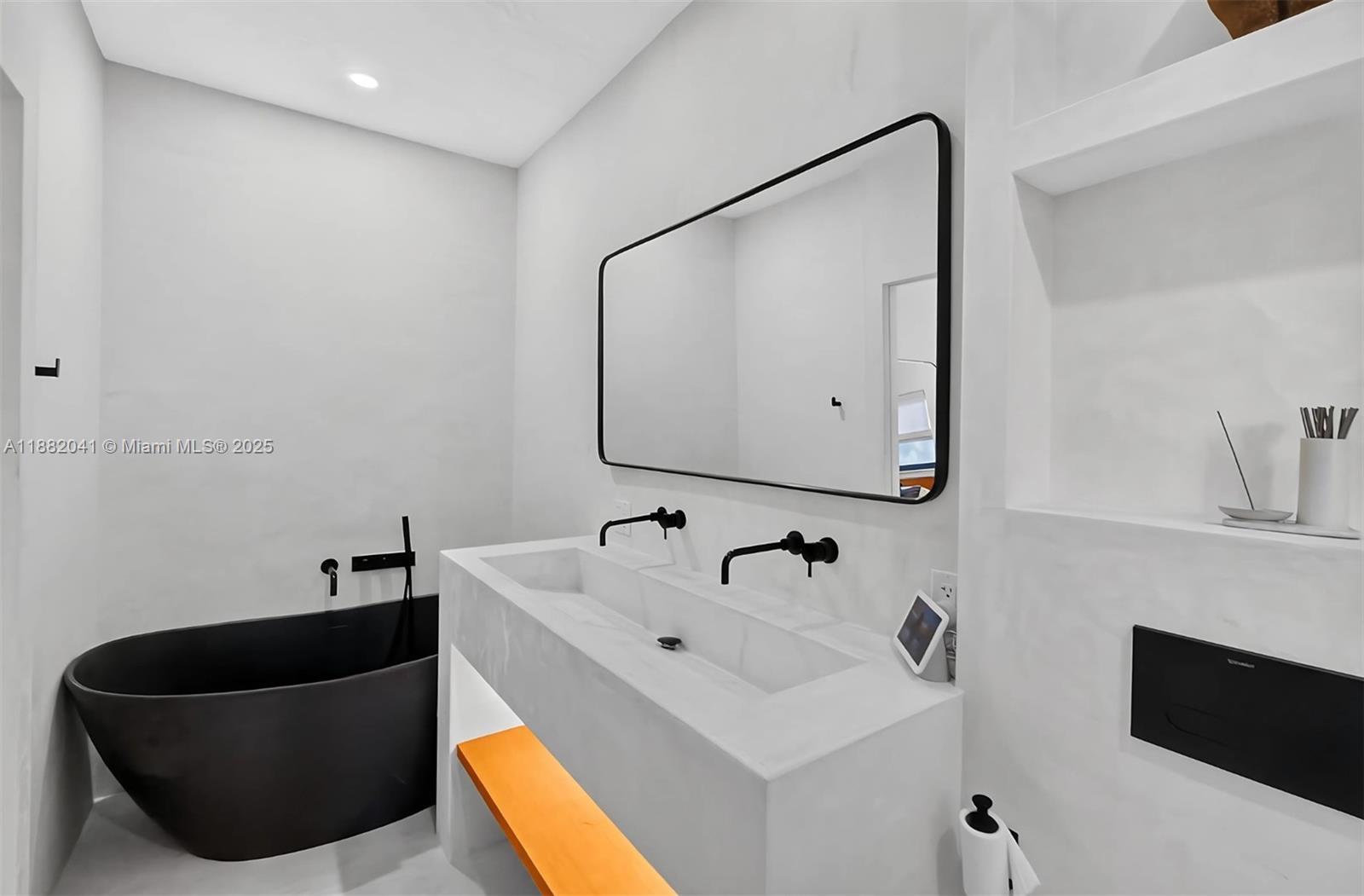 2972 Shipping Ave #2972 Coconut Grove, FL 33133