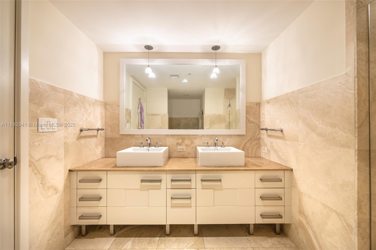 3540 Main Hwy #407 Coconut Grove, FL 33133