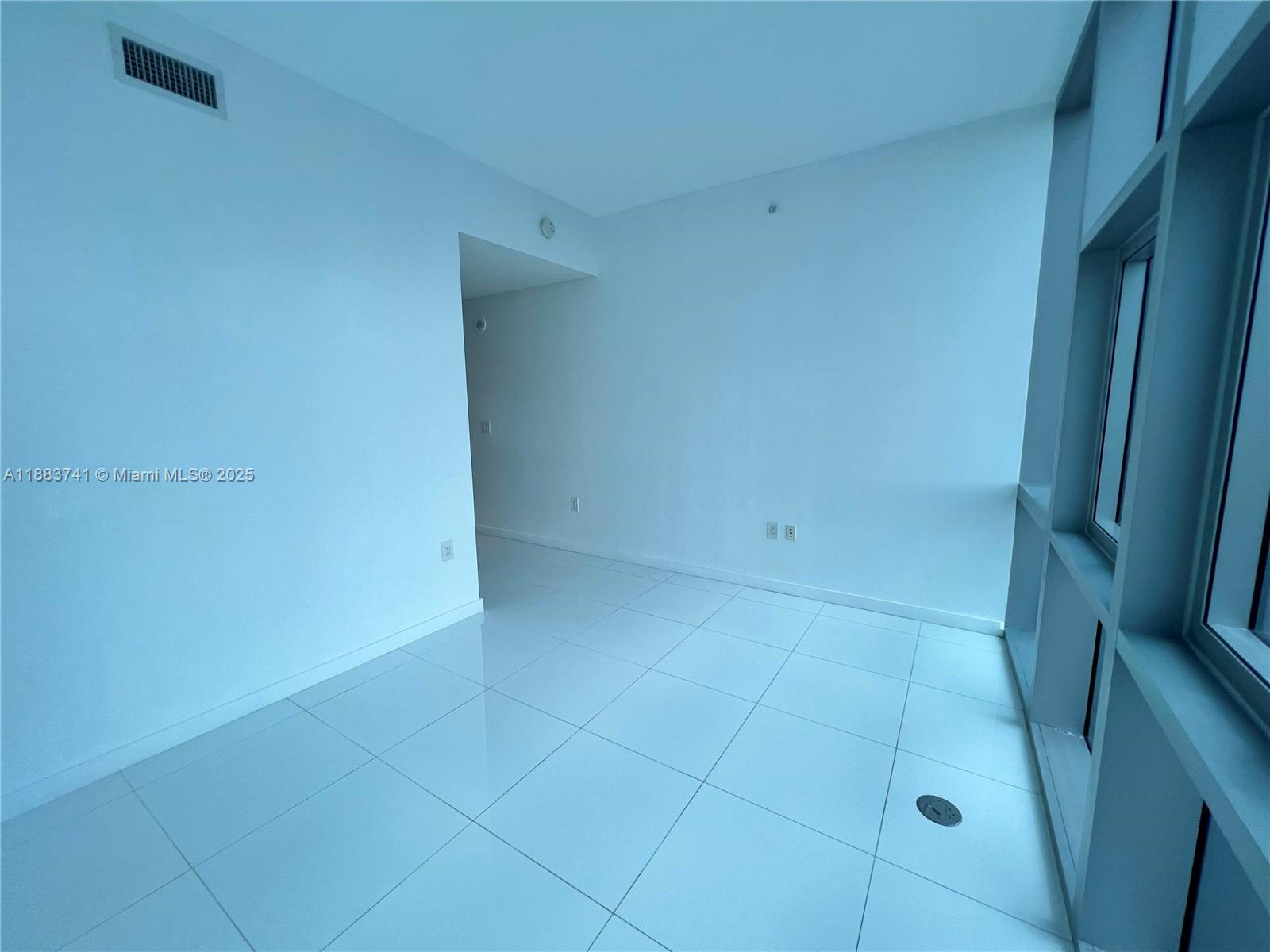 image Paramount Miami Worldcent15