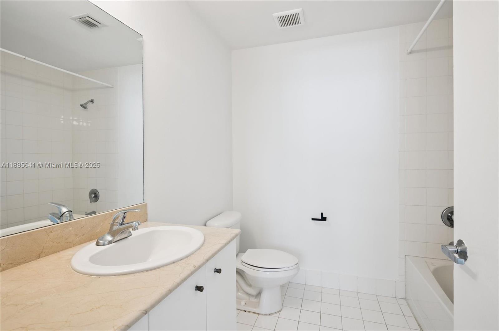 5970 Indian Crk Dr #302 Miami Beach, FL 33140