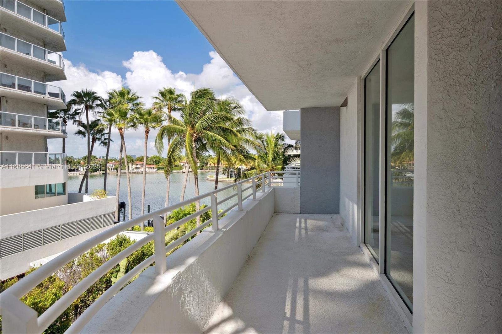 5970 Indian Crk Dr #302 Miami Beach, FL 33140