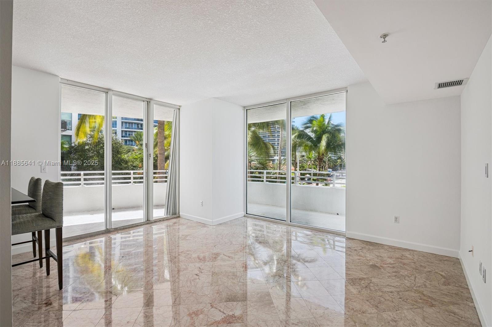 5970 Indian Crk Dr #302 Miami Beach, FL 33140