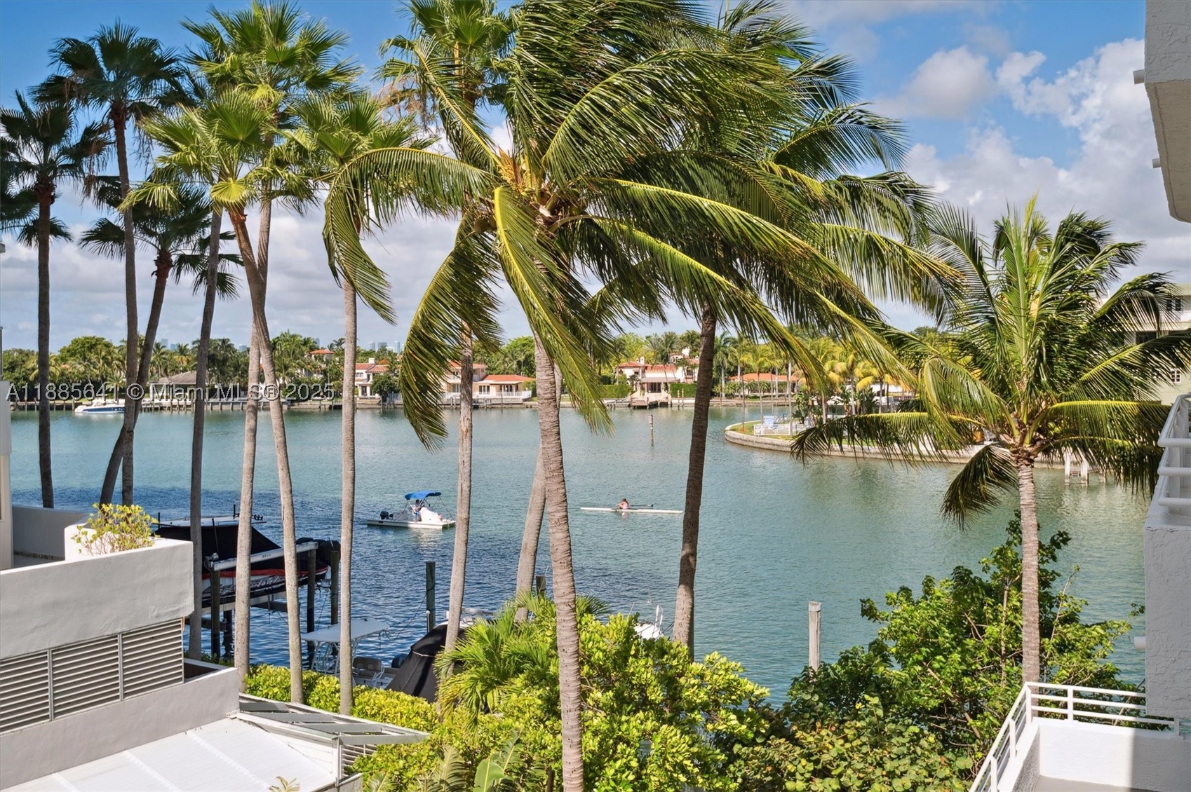 5970 Indian Crk Dr #302 Miami Beach, FL 33140