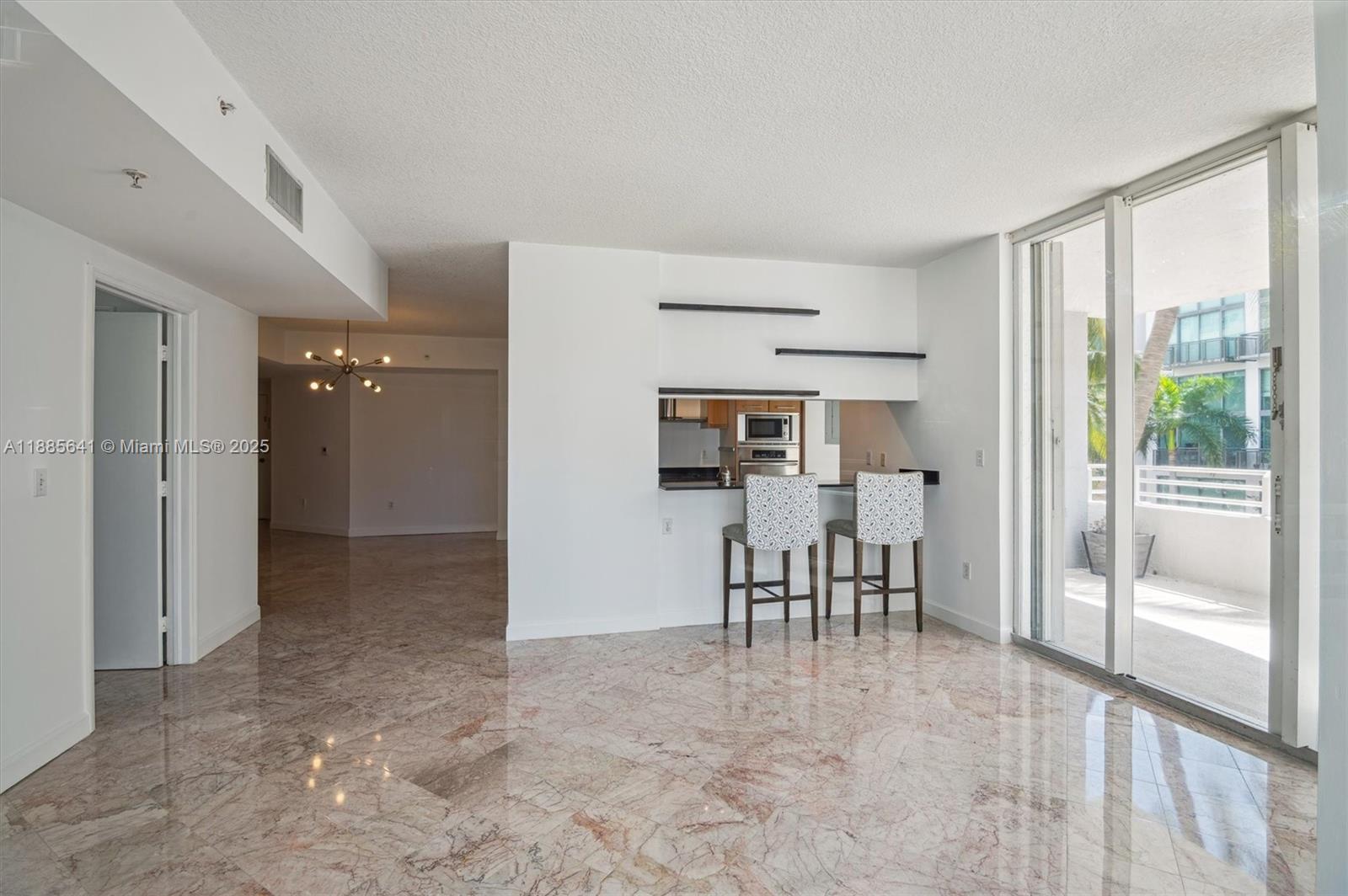 5970 Indian Crk Dr #302 Miami Beach, FL 33140