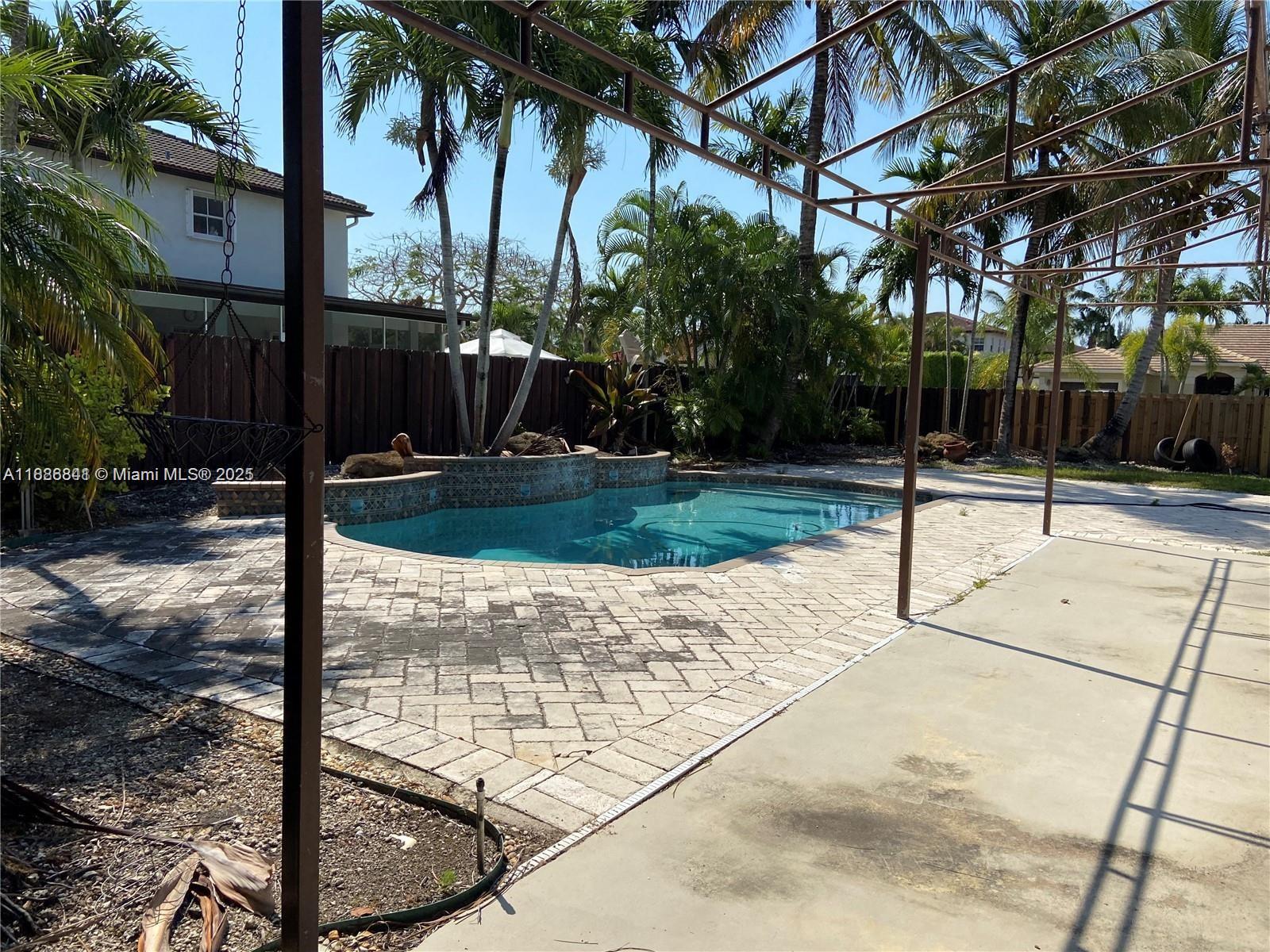 18121 SW 152nd Ct Miami, FL 33187