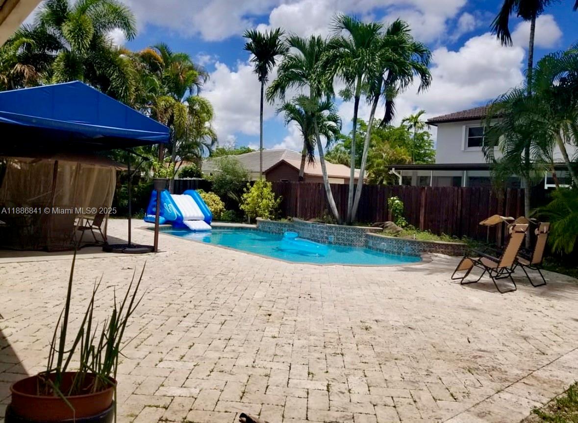 18121 SW 152nd Ct Miami, FL 33187