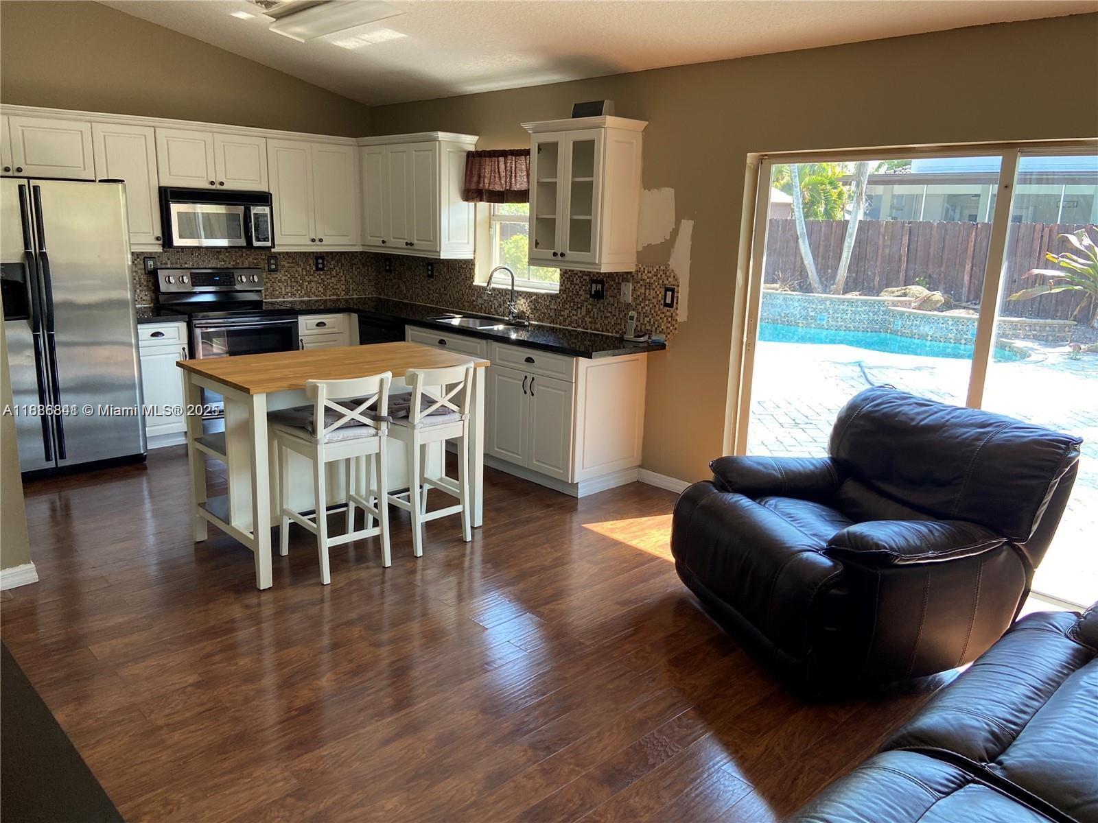 18121 SW 152nd Ct Miami, FL 33187