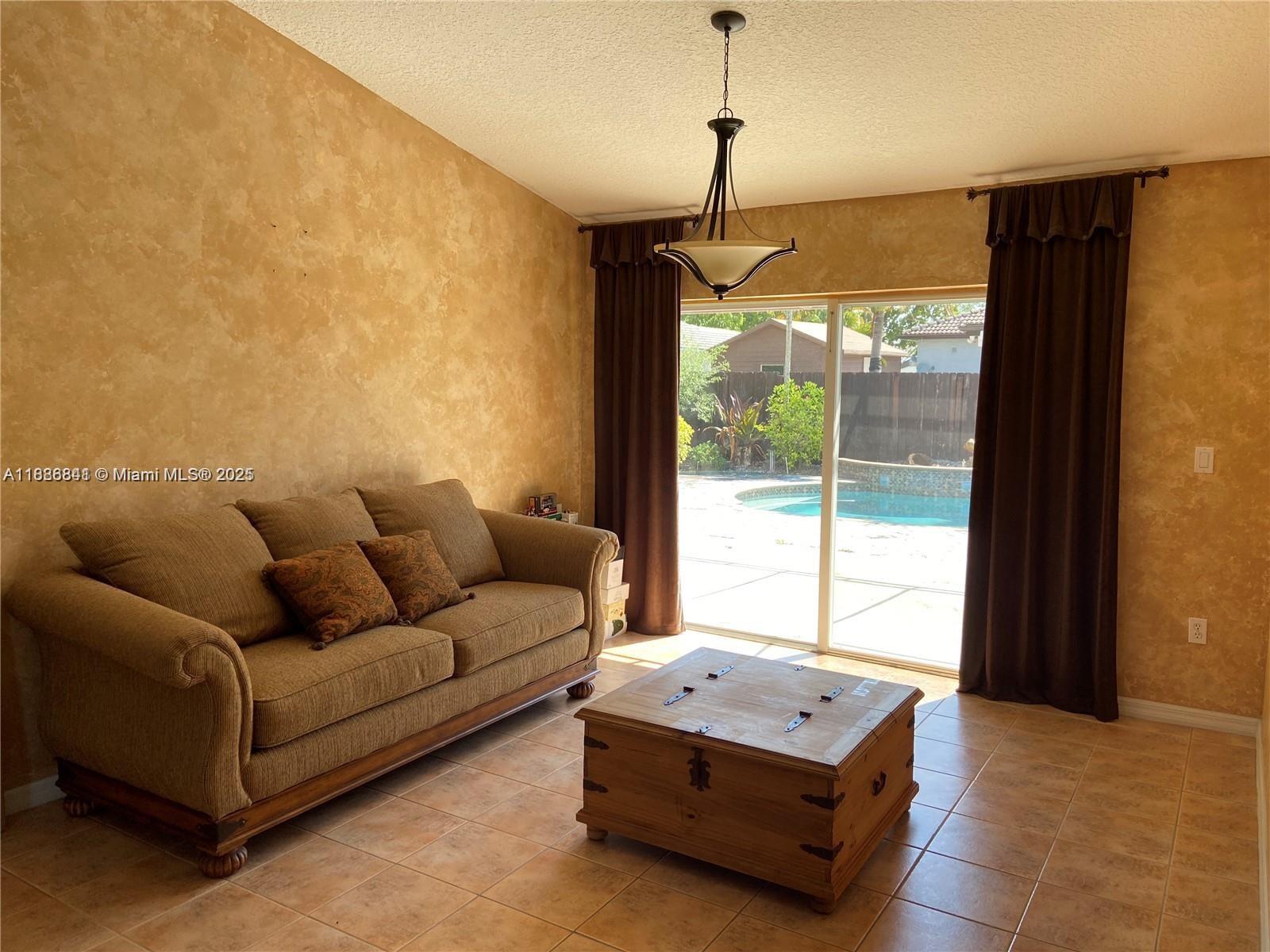 18121 SW 152nd Ct Miami, FL 33187