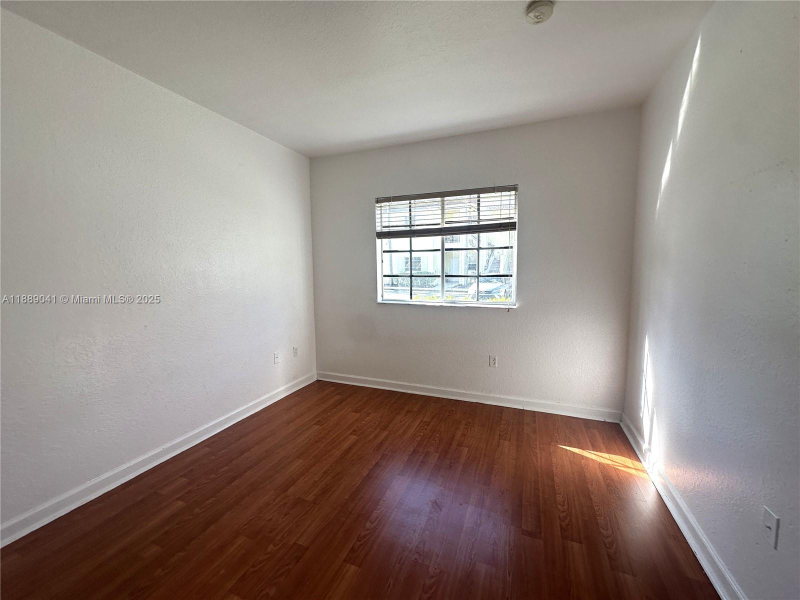 2731 NE 3rd Dr #101 Homestead, FL 33033