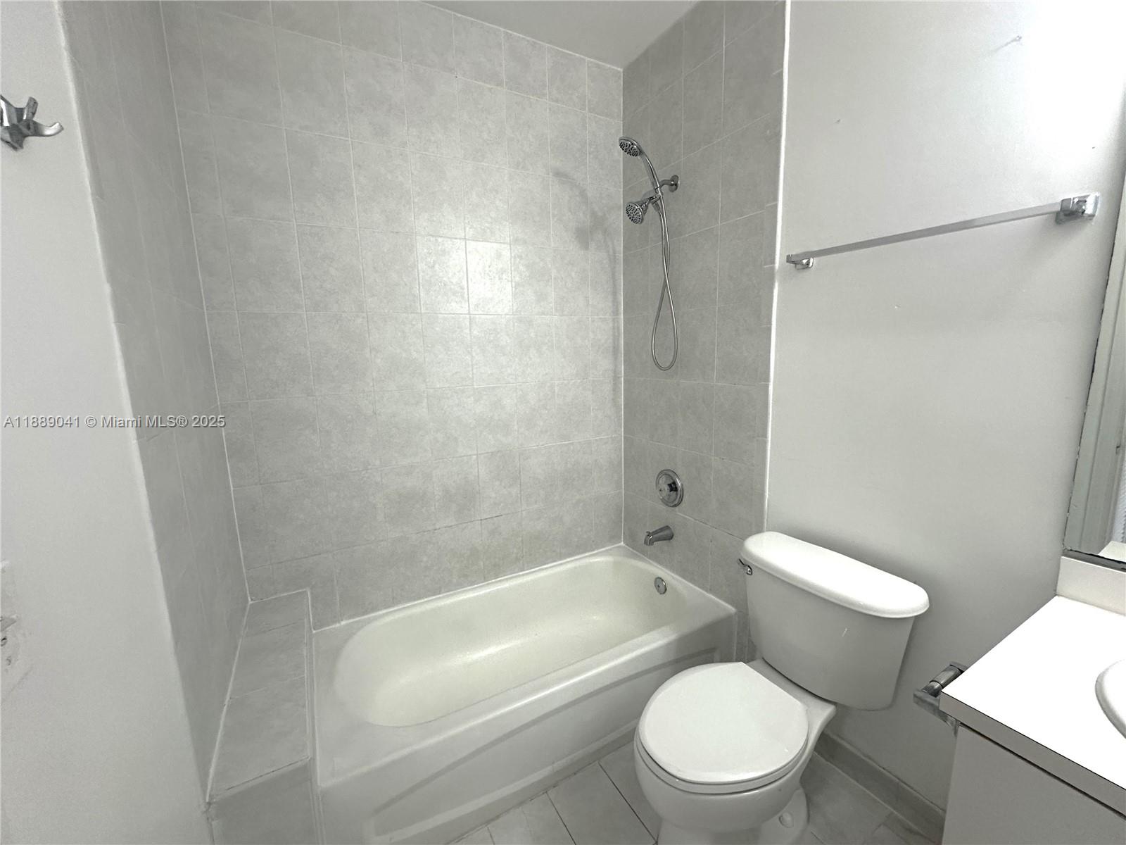 2731 NE 3rd Dr #101 Homestead, FL 33033