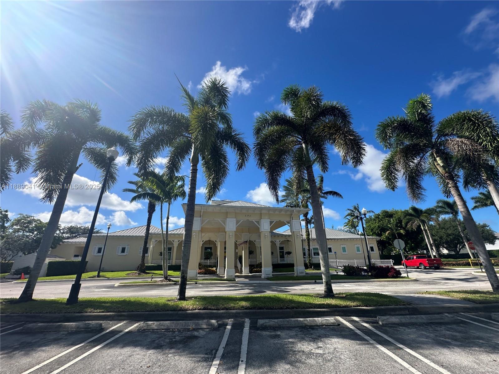 2731 NE 3rd Dr #101 Homestead, FL 33033