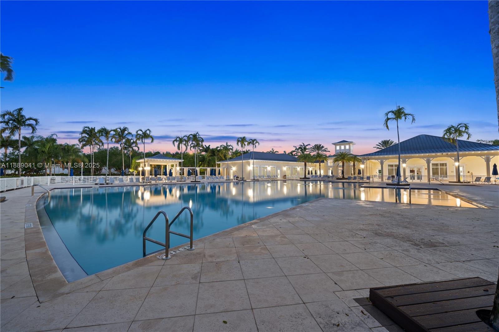 2731 NE 3rd Dr #101 Homestead, FL 33033