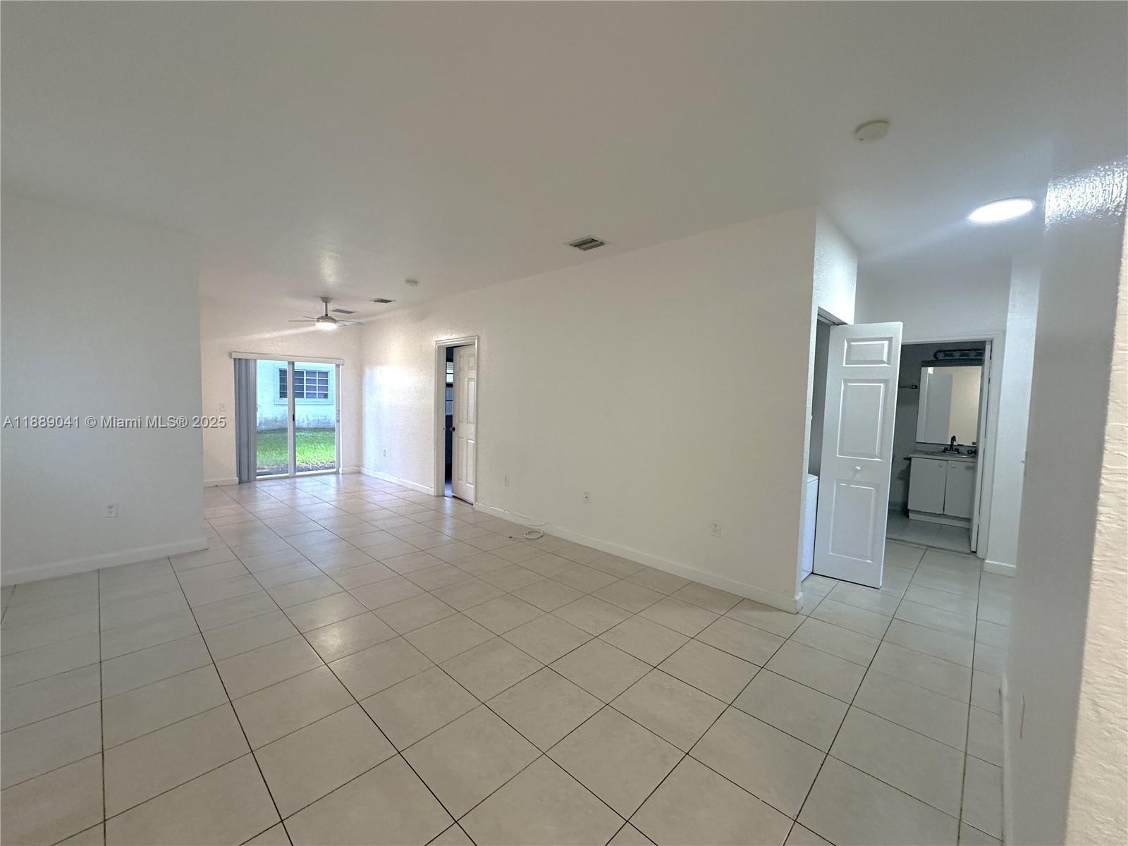 2731 NE 3rd Dr #101 Homestead, FL 33033