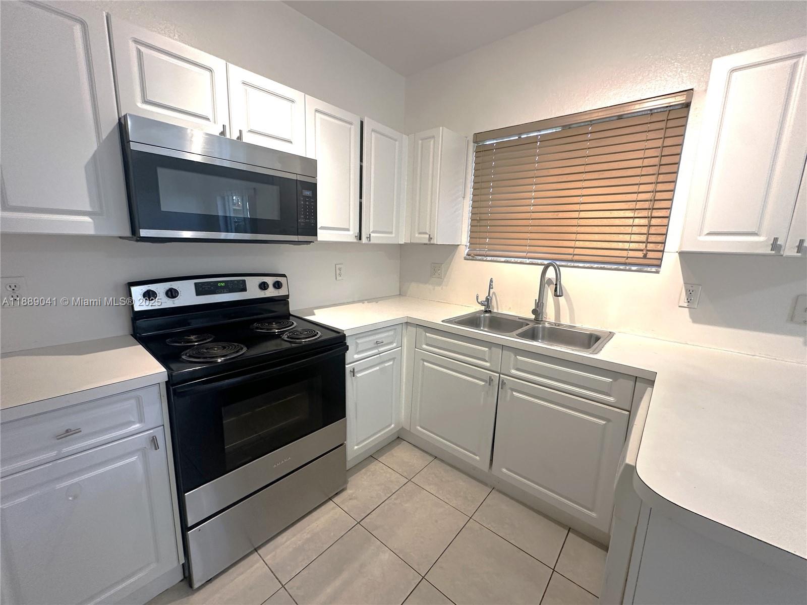 2731 NE 3rd Dr #101 Homestead, FL 33033