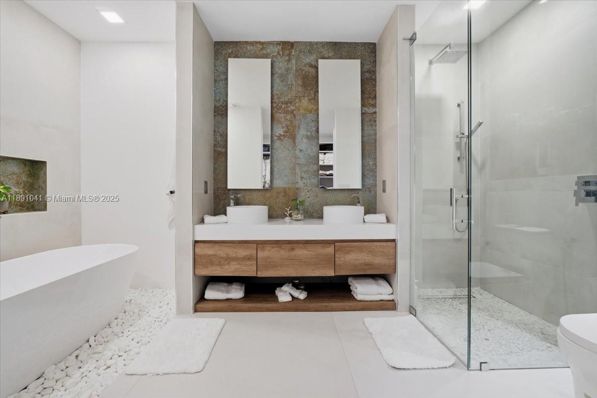 1441 E Lacosta Dr E Pembroke Pines, FL 33027