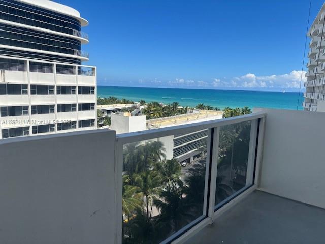 100 Lincoln Rd #902
