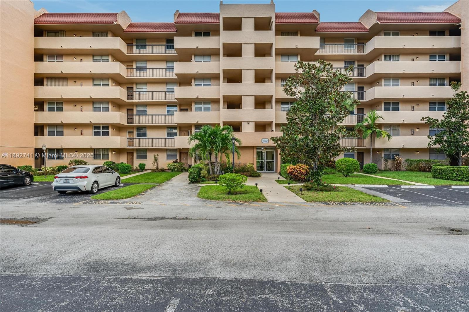 3671 Environ Blvd #169