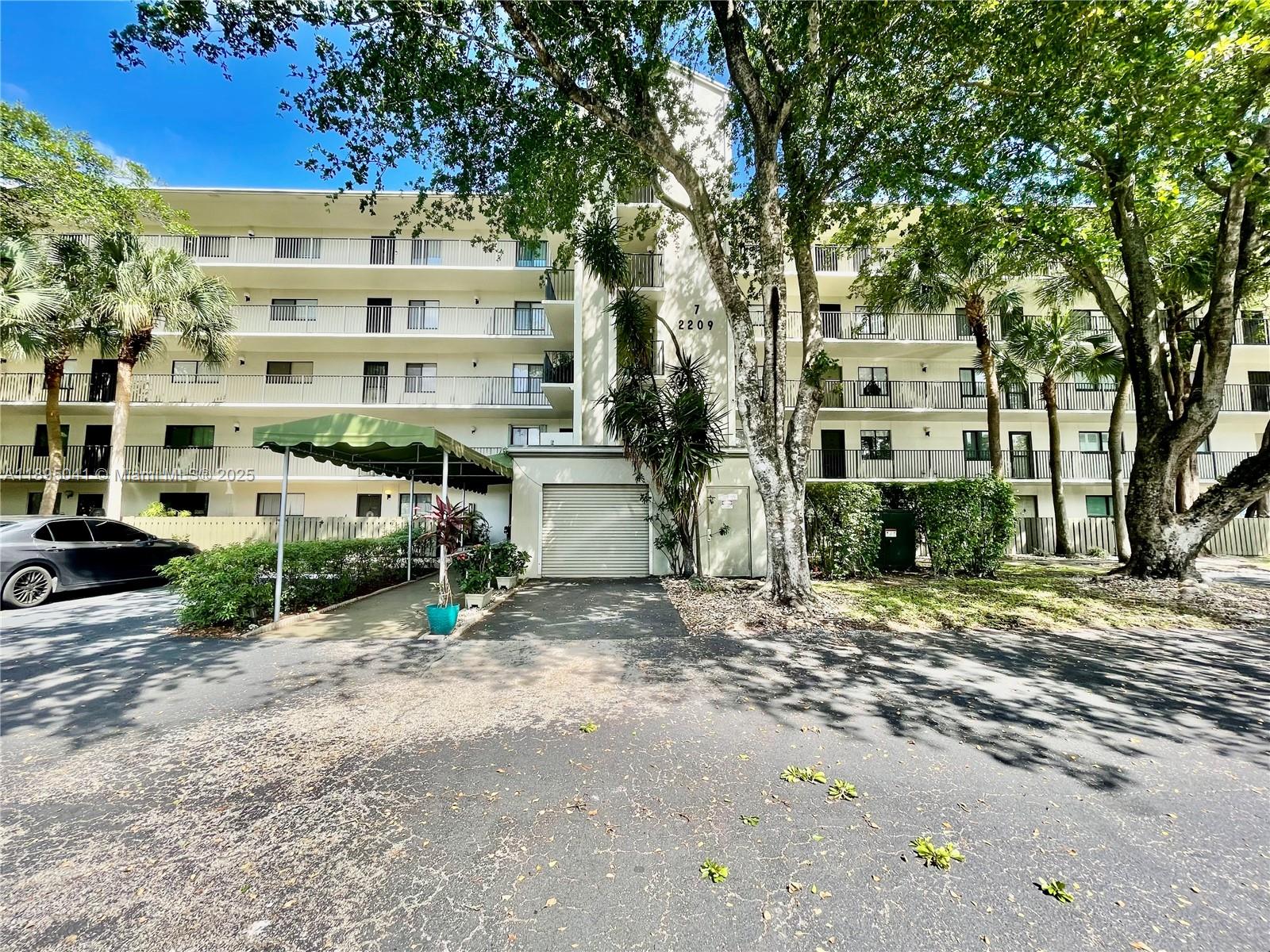 2209 S Cypress Bnd Dr #407
