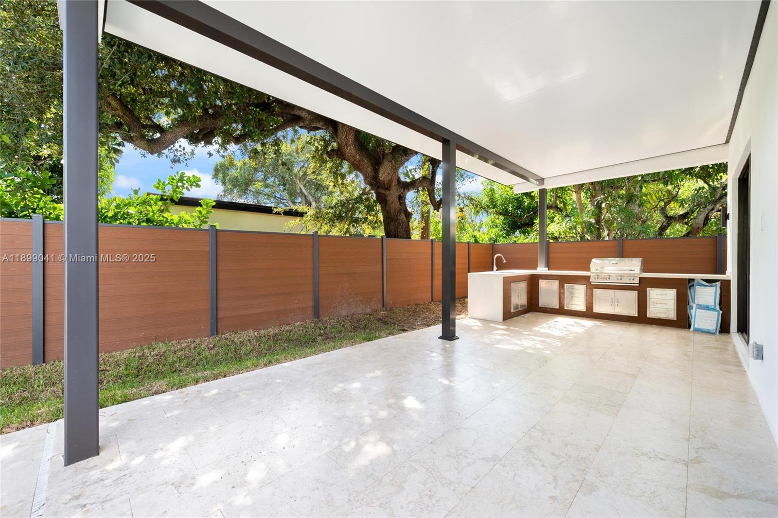 300 NE 48th St Miami, FL 33137 300 NE 48th St Miami, FL 33137