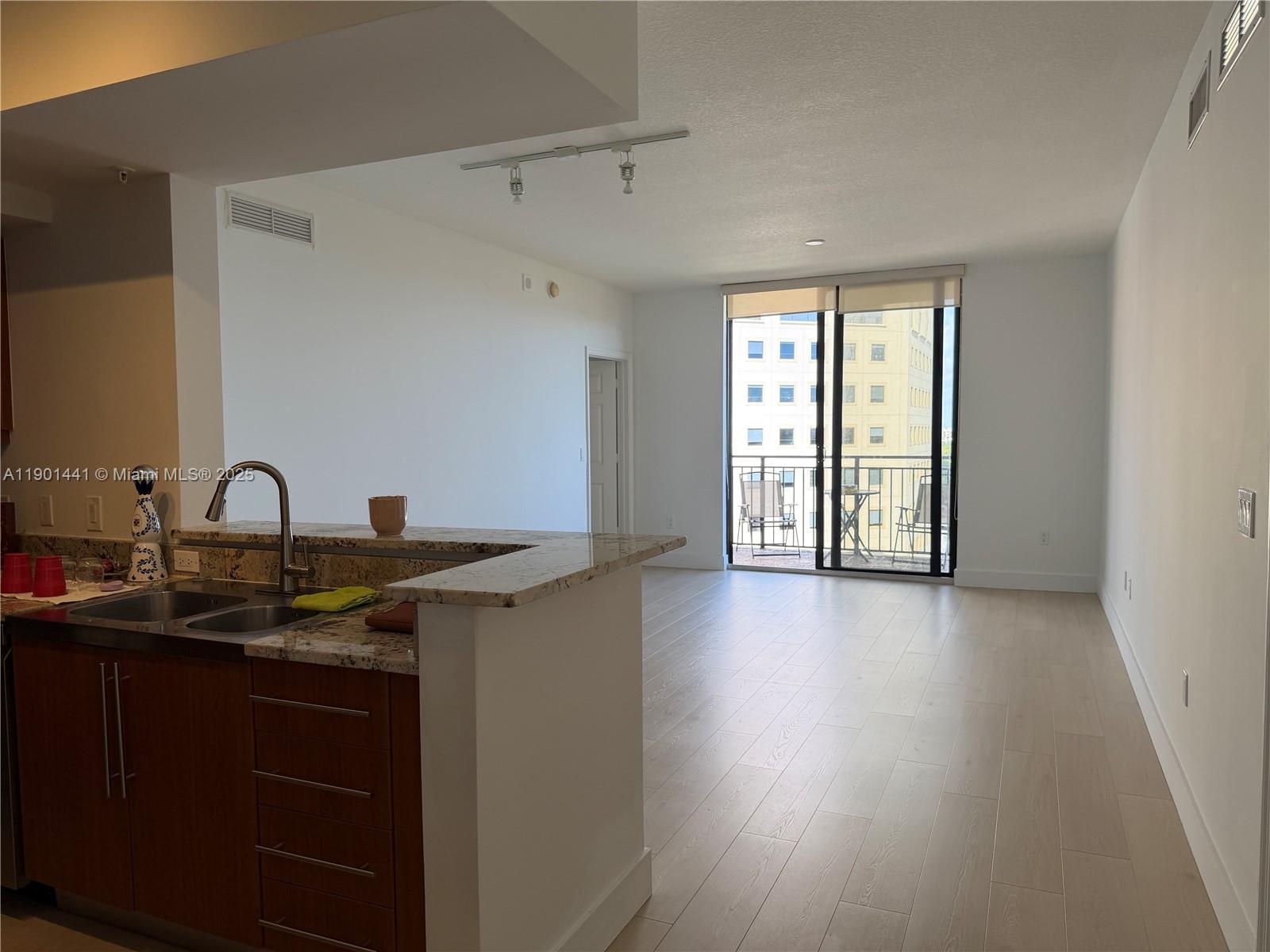 888 S Douglas Rd #917 Coral Gables, FL 33134