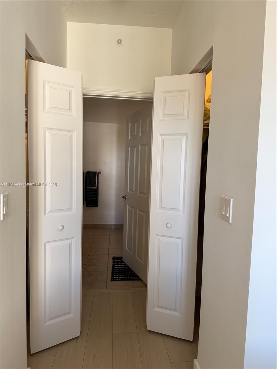 888 S Douglas Rd #917 Coral Gables, FL 33134