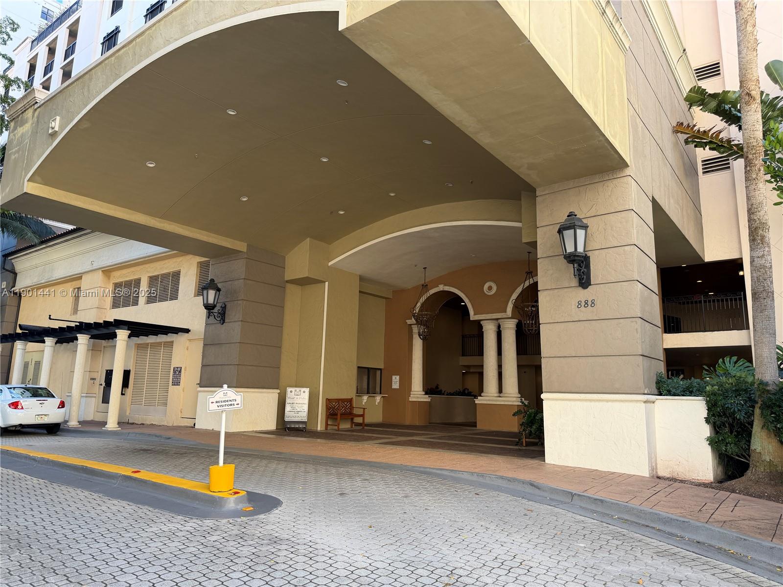 888 S Douglas Rd #917 Coral Gables, FL 33134