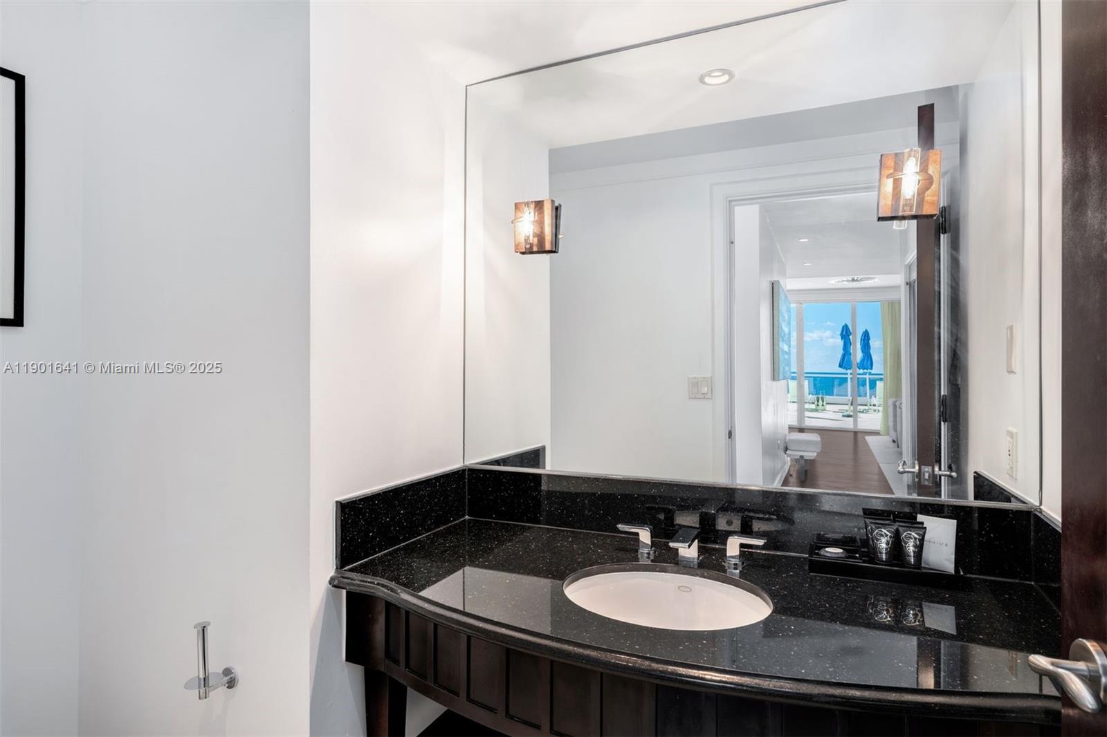 4391 Collins Ave #512 Miami Beach, FL 33140
