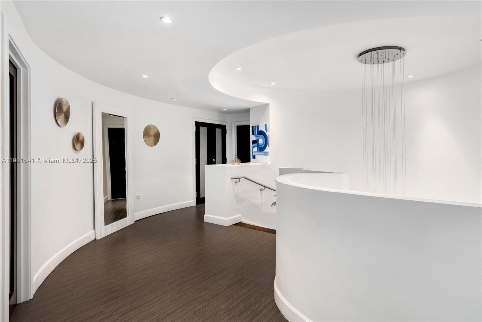 4391 Collins Ave #512 Miami Beach, FL 33140