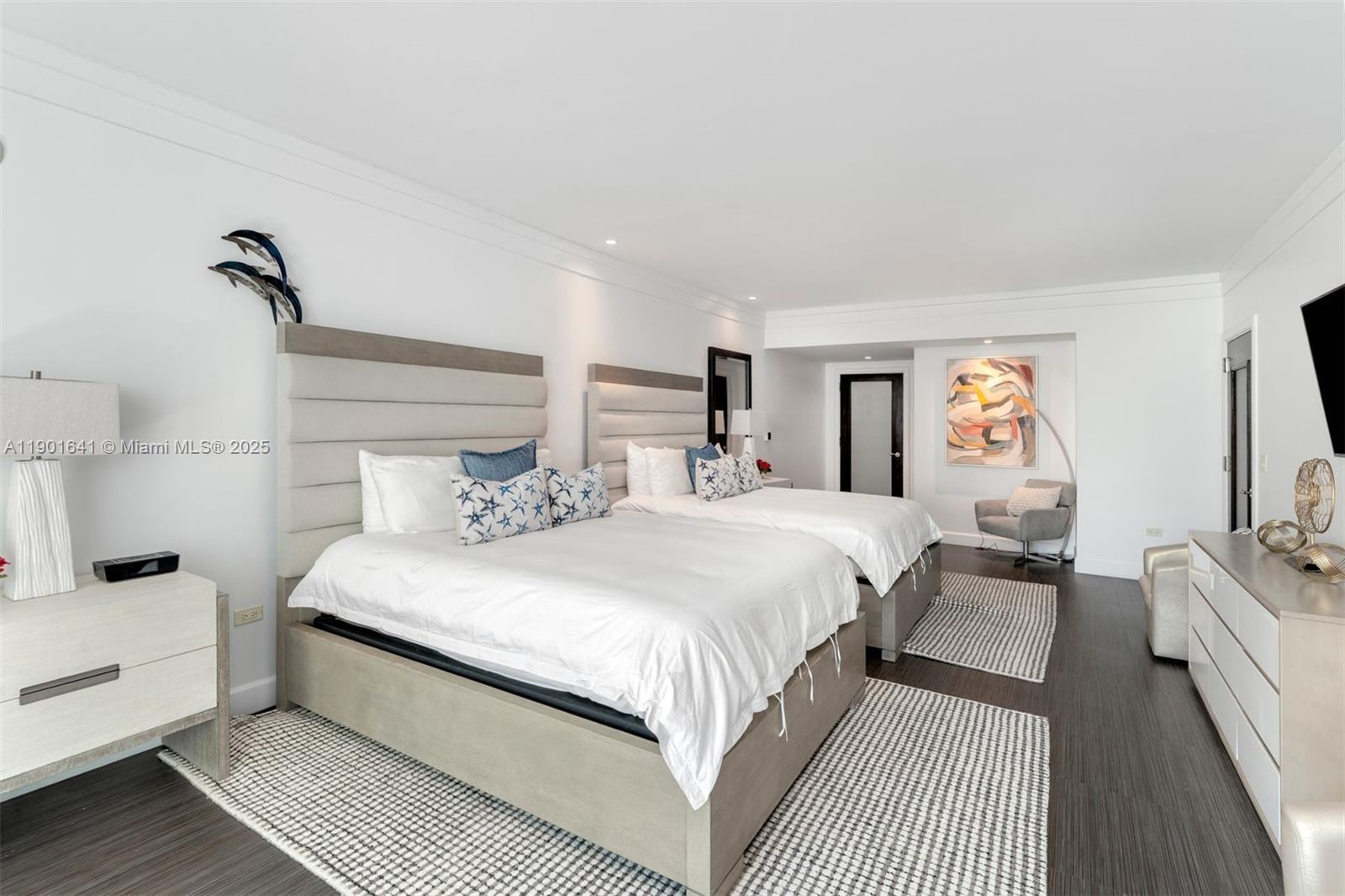 4391 Collins Ave #512 Miami Beach, FL 33140