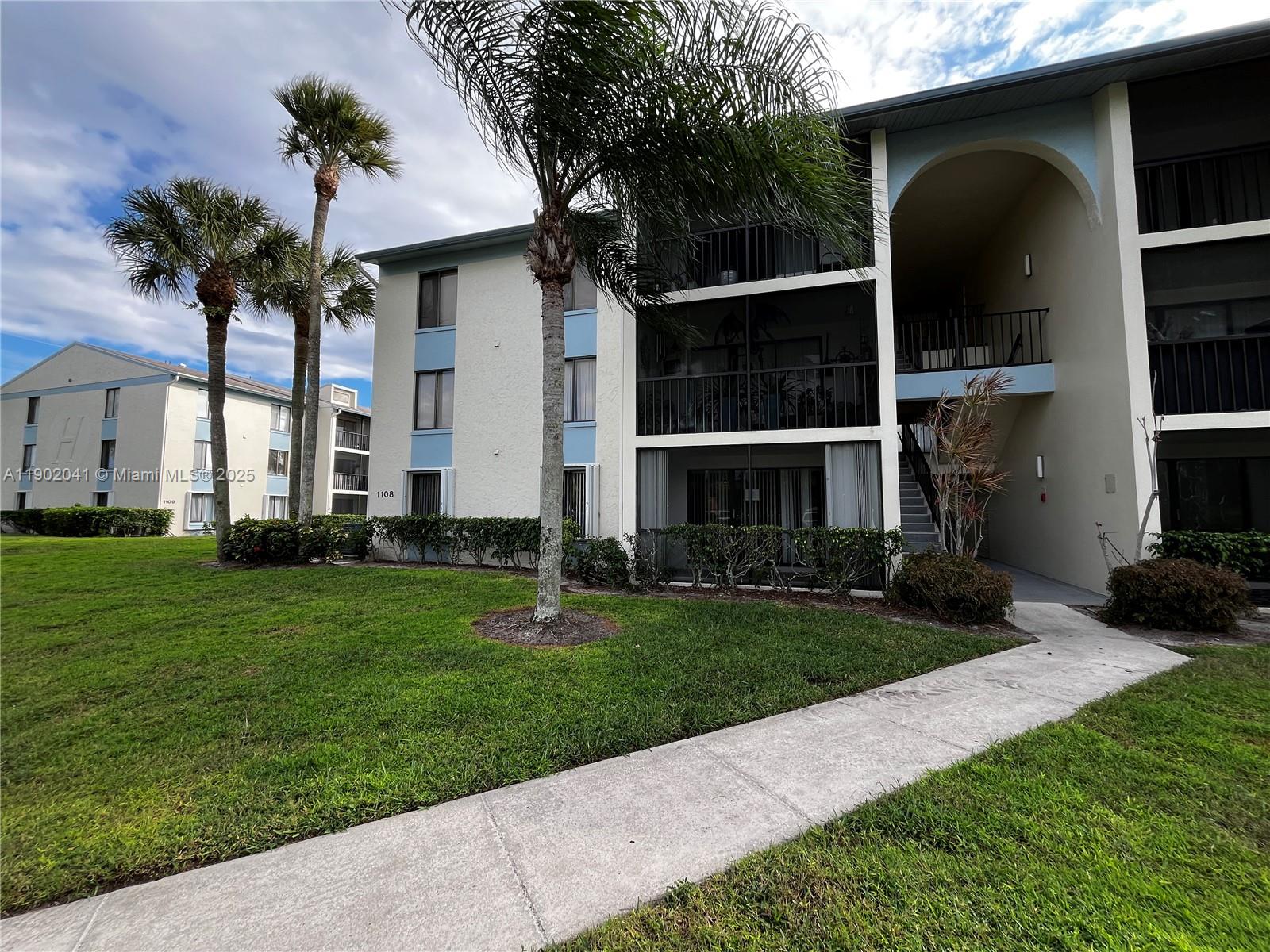 1108 Green Pine Blvd #A1