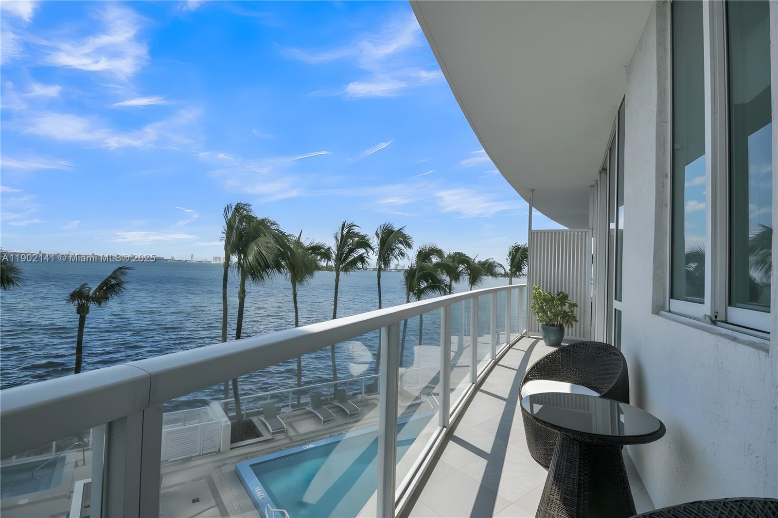 image Onyx On The Bay Condo14