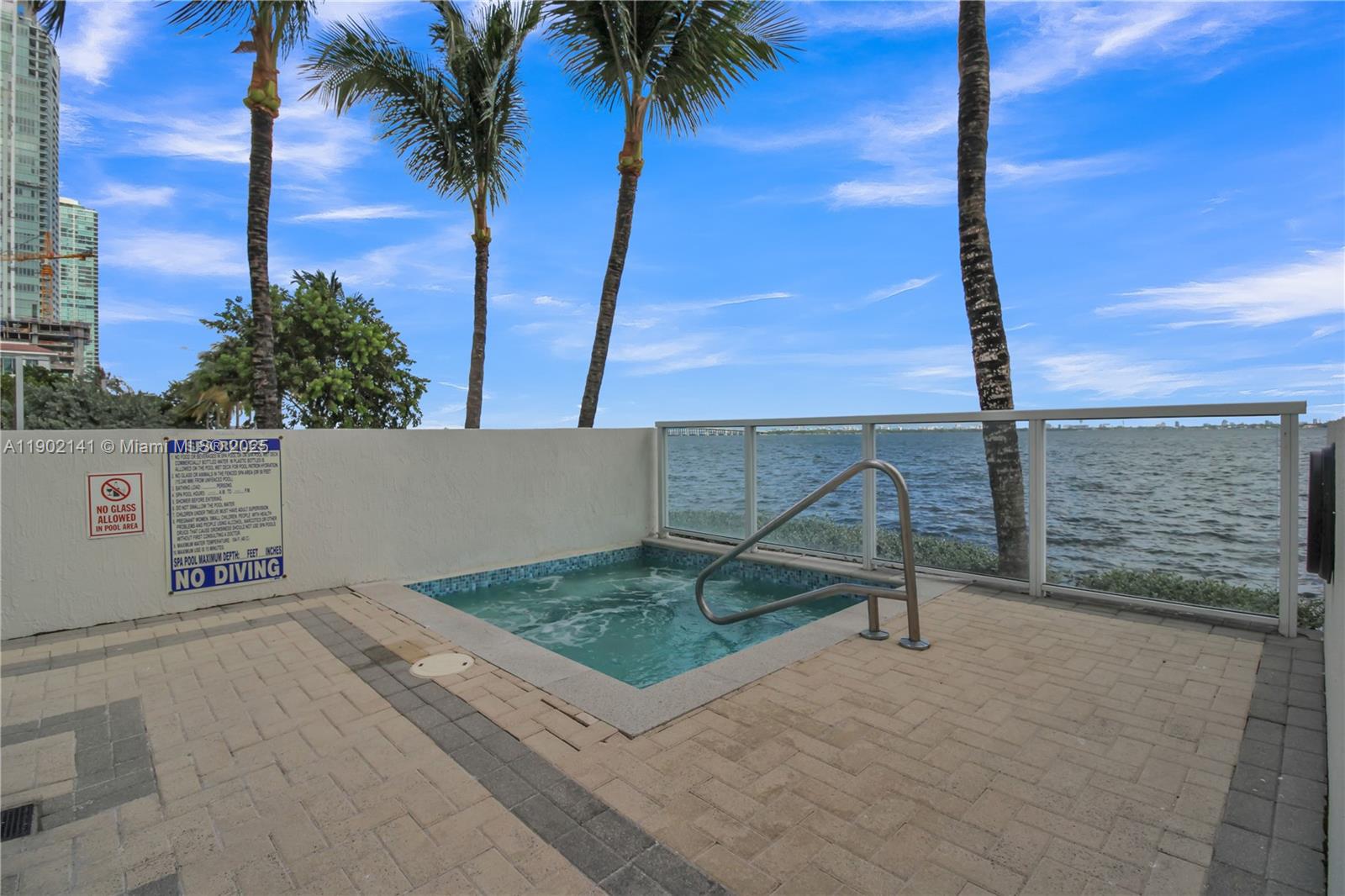 image Onyx On The Bay Condo17
