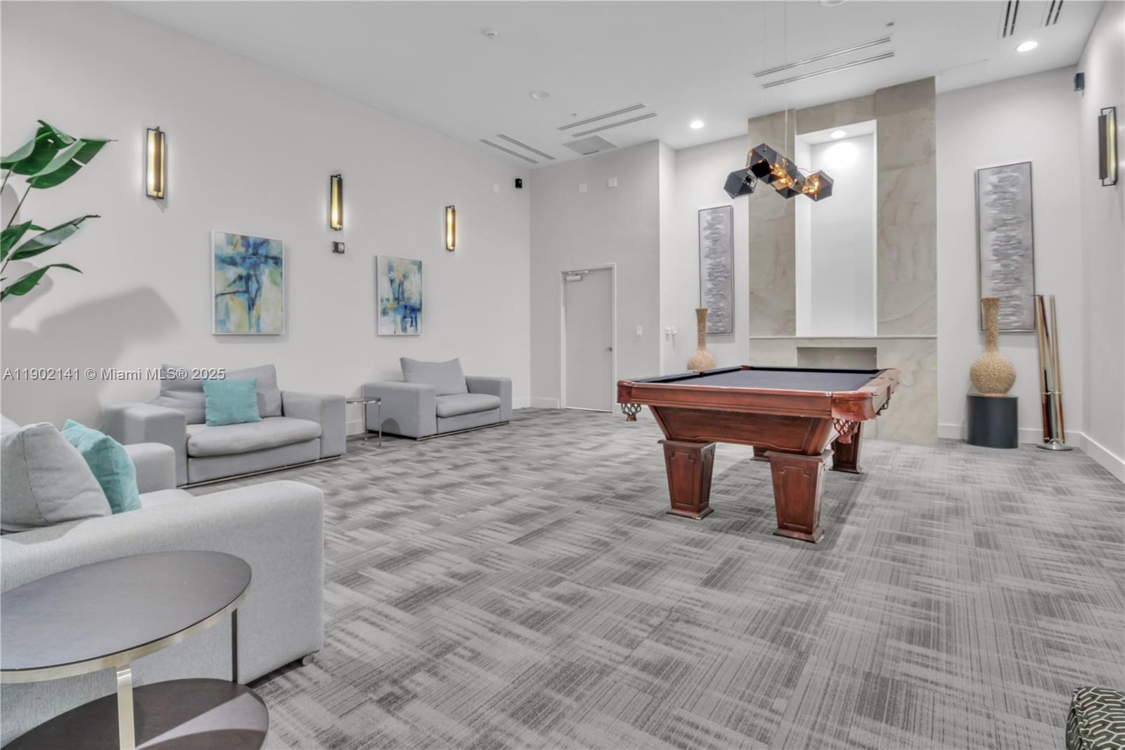 image Onyx On The Bay Condo21