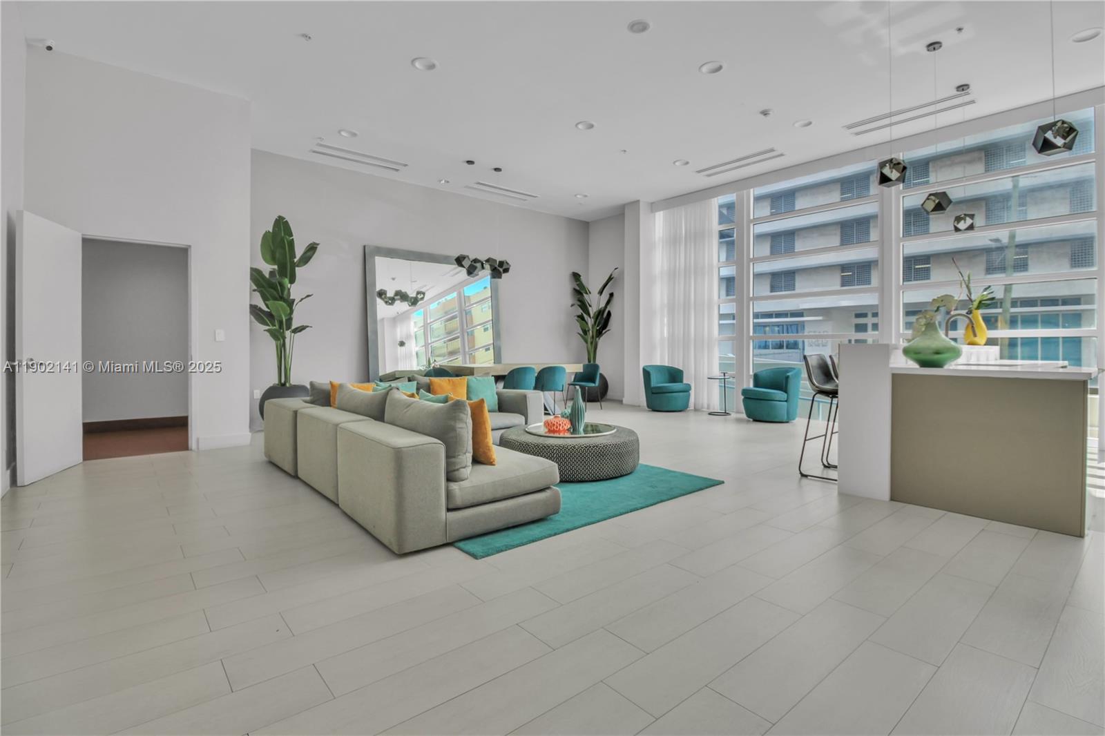 image Onyx On The Bay Condo22