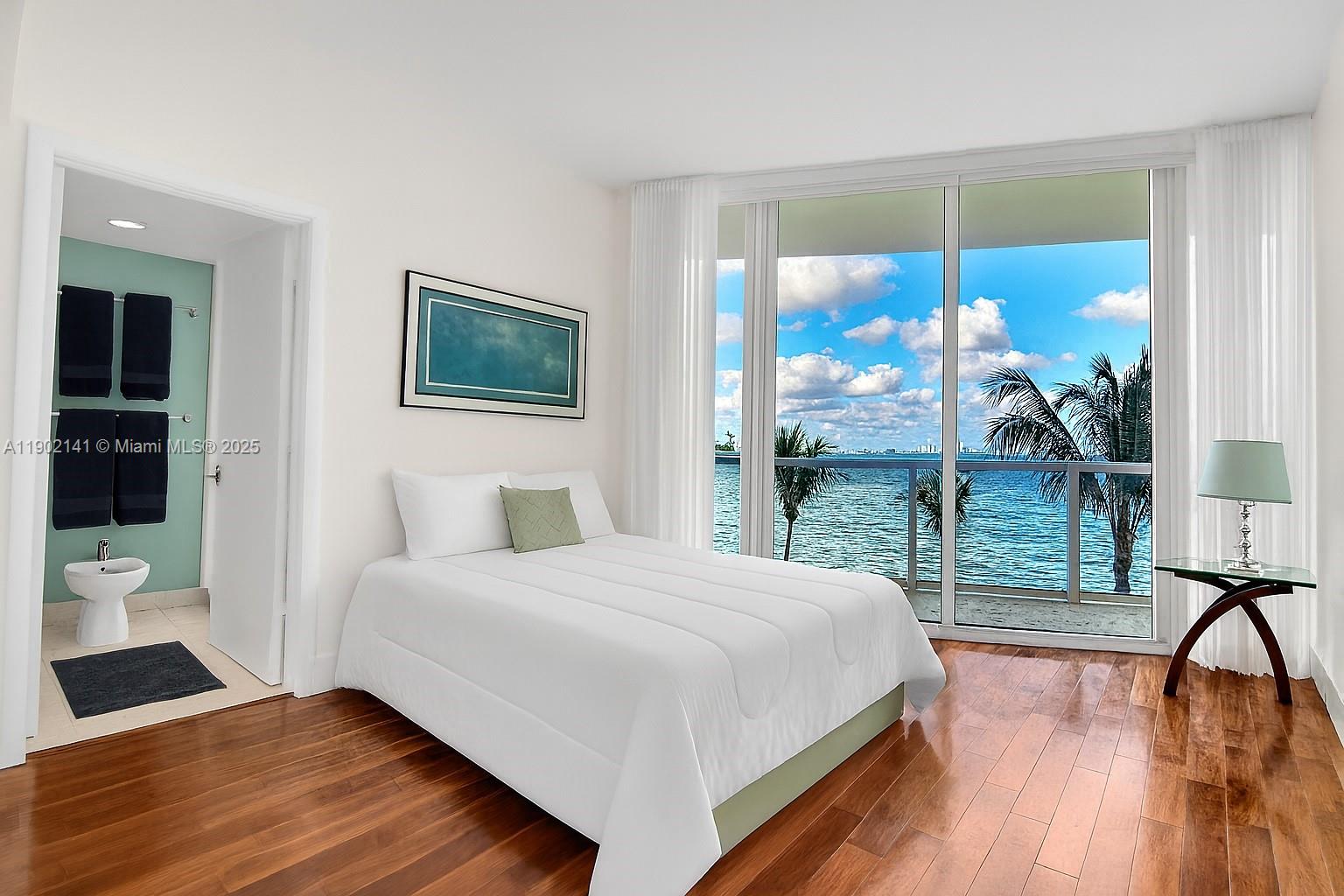 image Onyx On The Bay Condo6