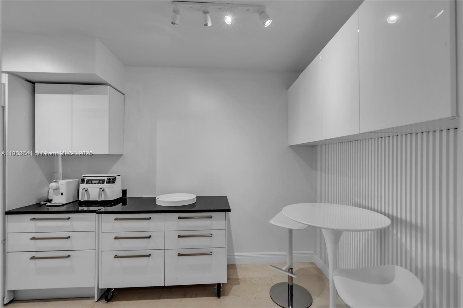 image Beach Club Three Condo25