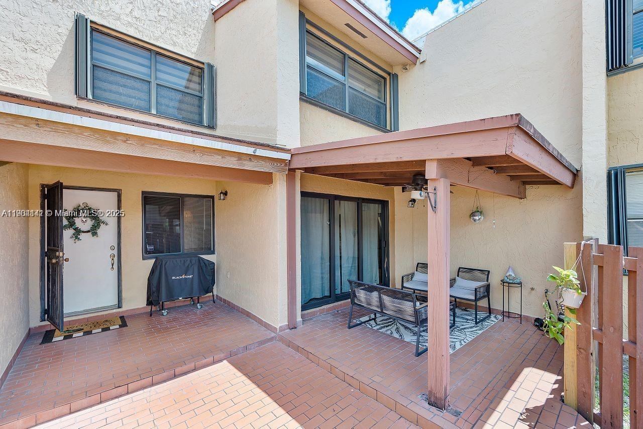 241 W Park Dr #5-103