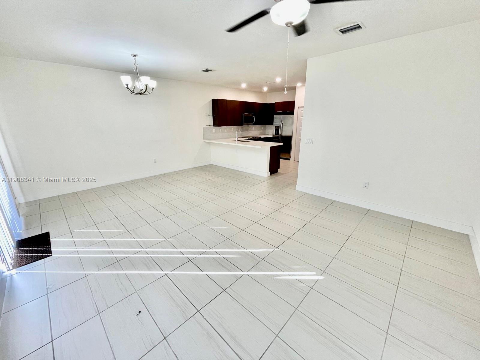8871 NW 103rd Pl Doral, FL 33178